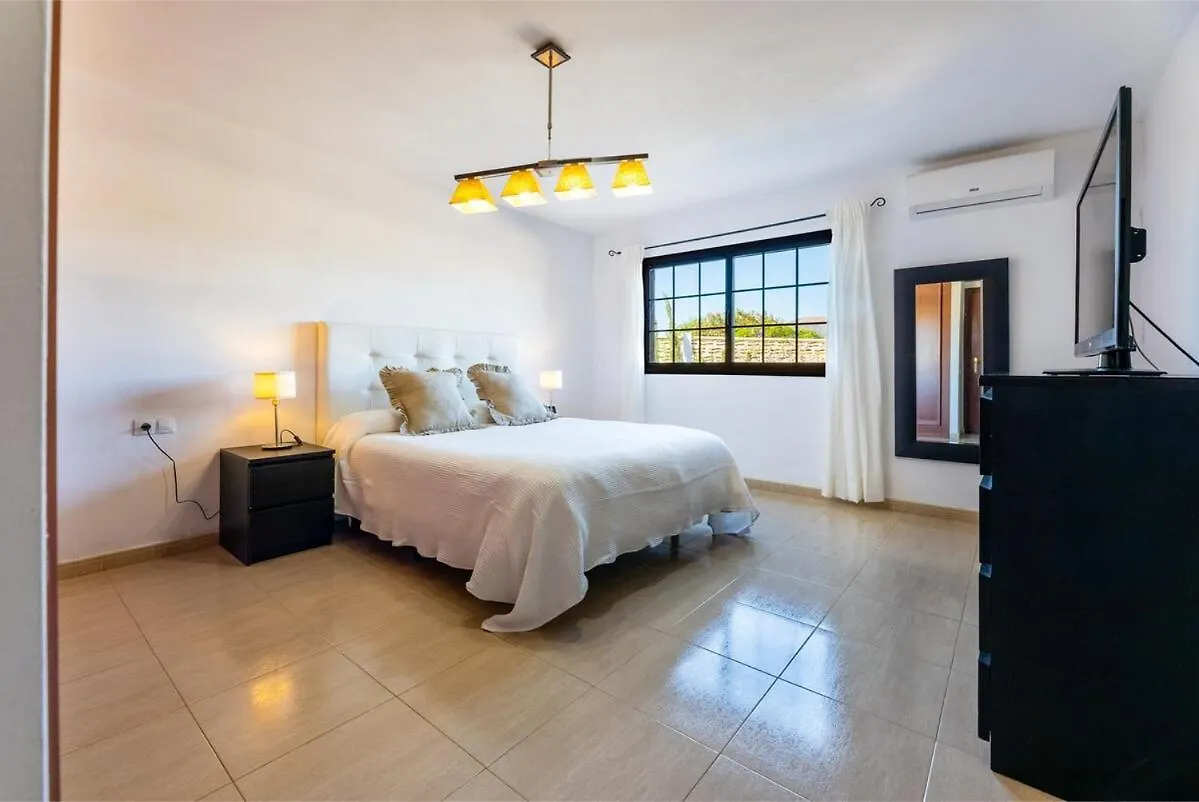 Villa Calma Private Pool La Oliva By Holidays Home 0*,